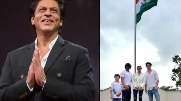Shahrukh Khan hoisted the tricolor on Mannat in a bang