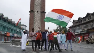 Tricolor hoisted at historic 'Lal Chowk' in Jammu and Kashmir