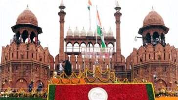 Four moons on the beauty of Red Fort on the occasion of Independence Day