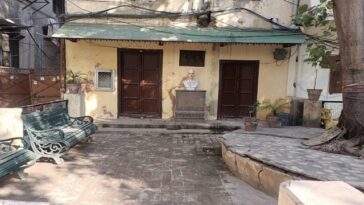 Threatened to blow up this martyr's house with a bomb