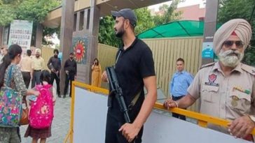 The threat to blow up the school with a bomb blew the senses of the police, a big disclosure